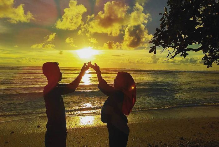 Pantai Tanjung Setia Pesona Sunset Ombaknya Bikin Jatuh Cinta